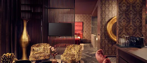 Tastefully furnished seating area in the Las Vegas Suite of Van der Valk Hotel Gorinchem-A15