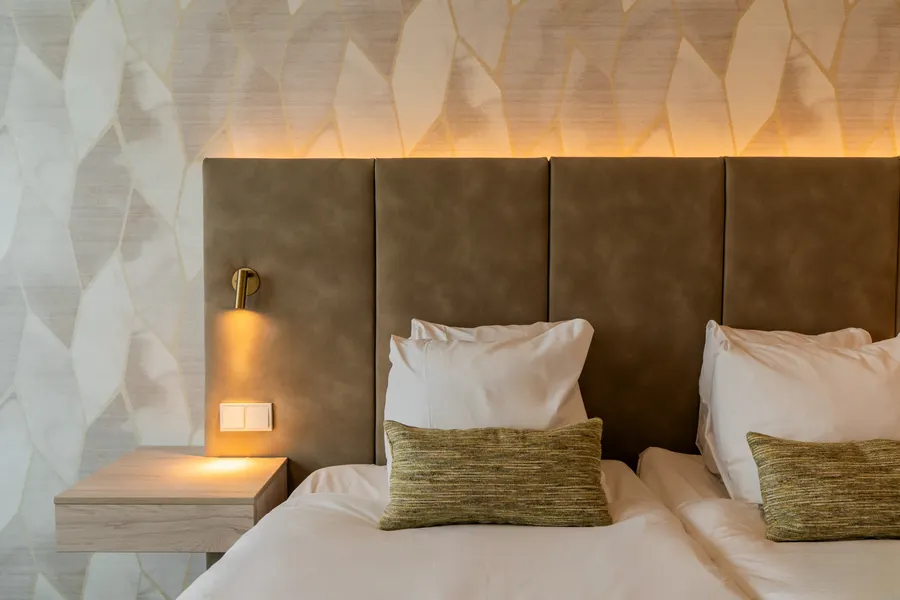 Tweepersoonskamer met comfortabele twin bedden bij Van der Valk Hotel Gorinchem-A15
