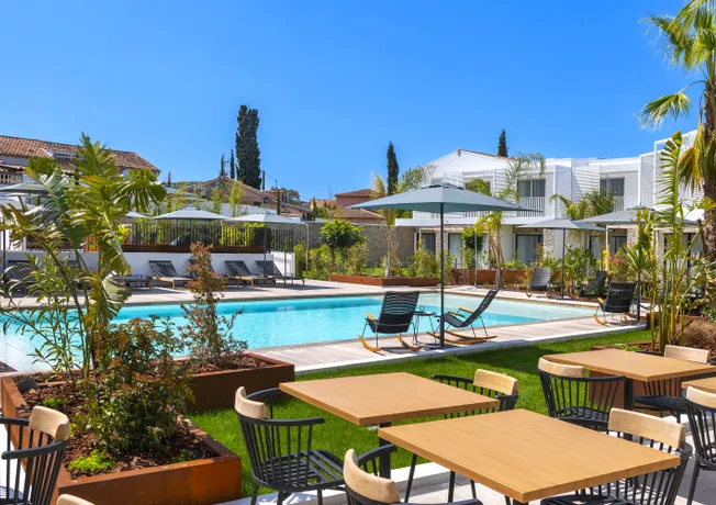 Zwembad en tuin van Hotel Bloom