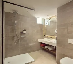 Longstay Suite