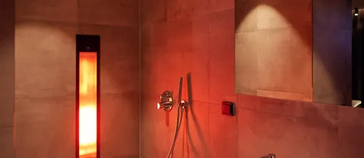Douche solaire dans une chambre supérieure à l'hôtel Van der Valk Gorinchem-A27