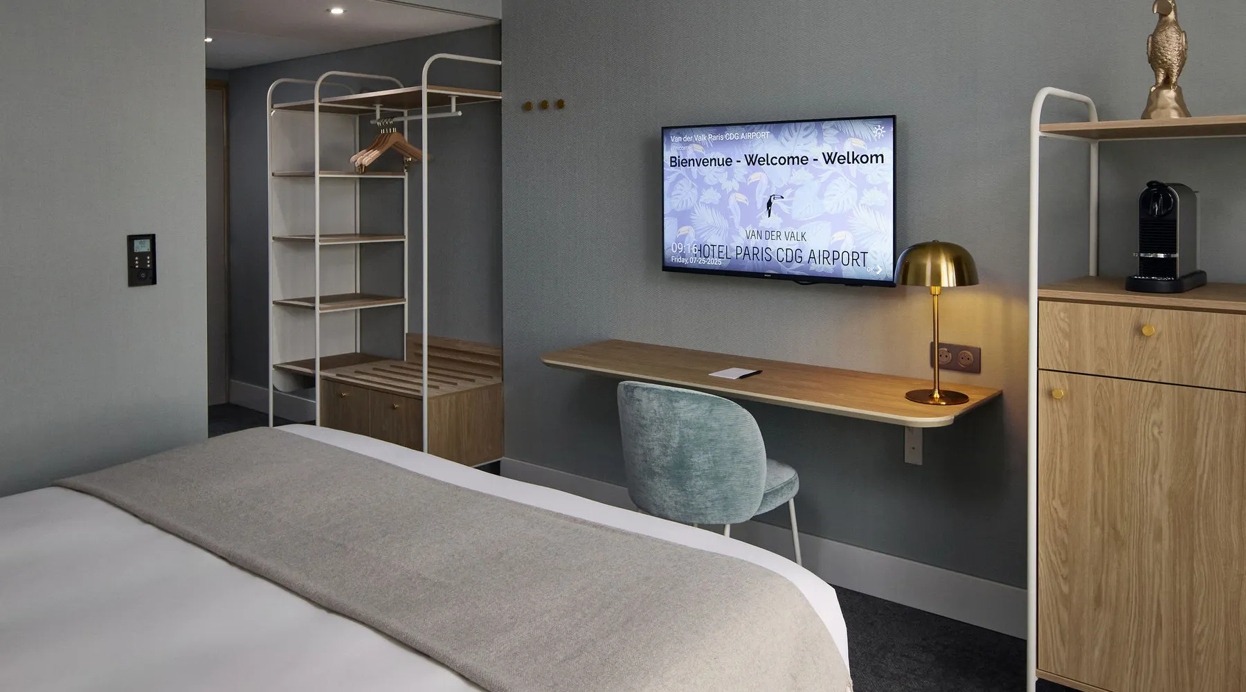 Deluxe King Room