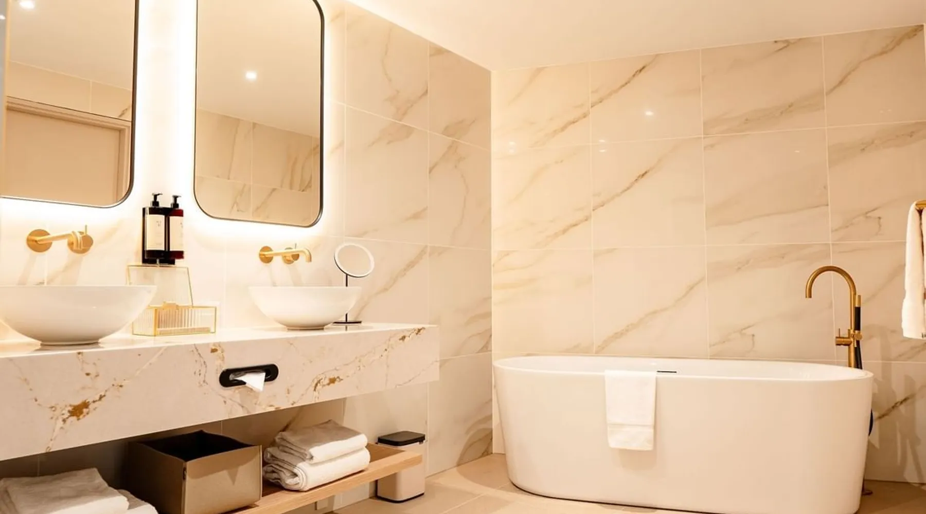 Executive Suite Bathroom