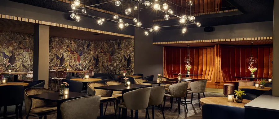 Geniet van een hapje en drankje in onze Bar Brasserie 'West-End'