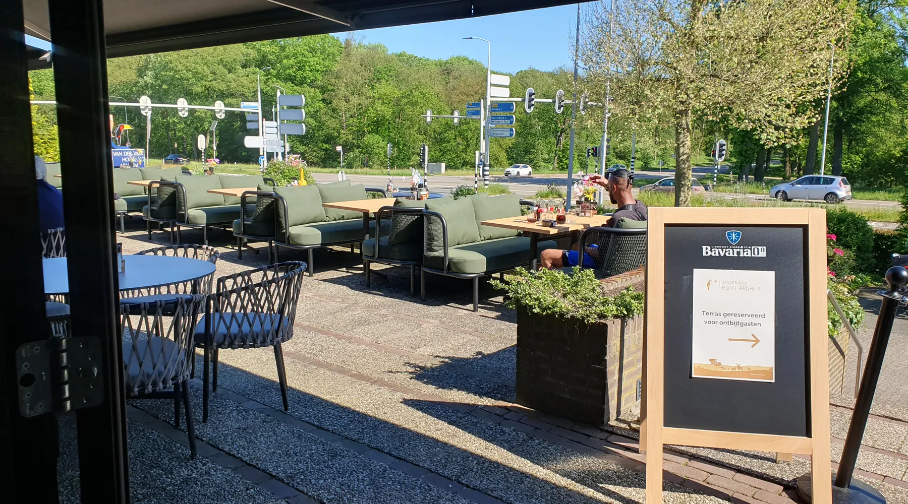 Nieuw terras Van der Valk Arnhem