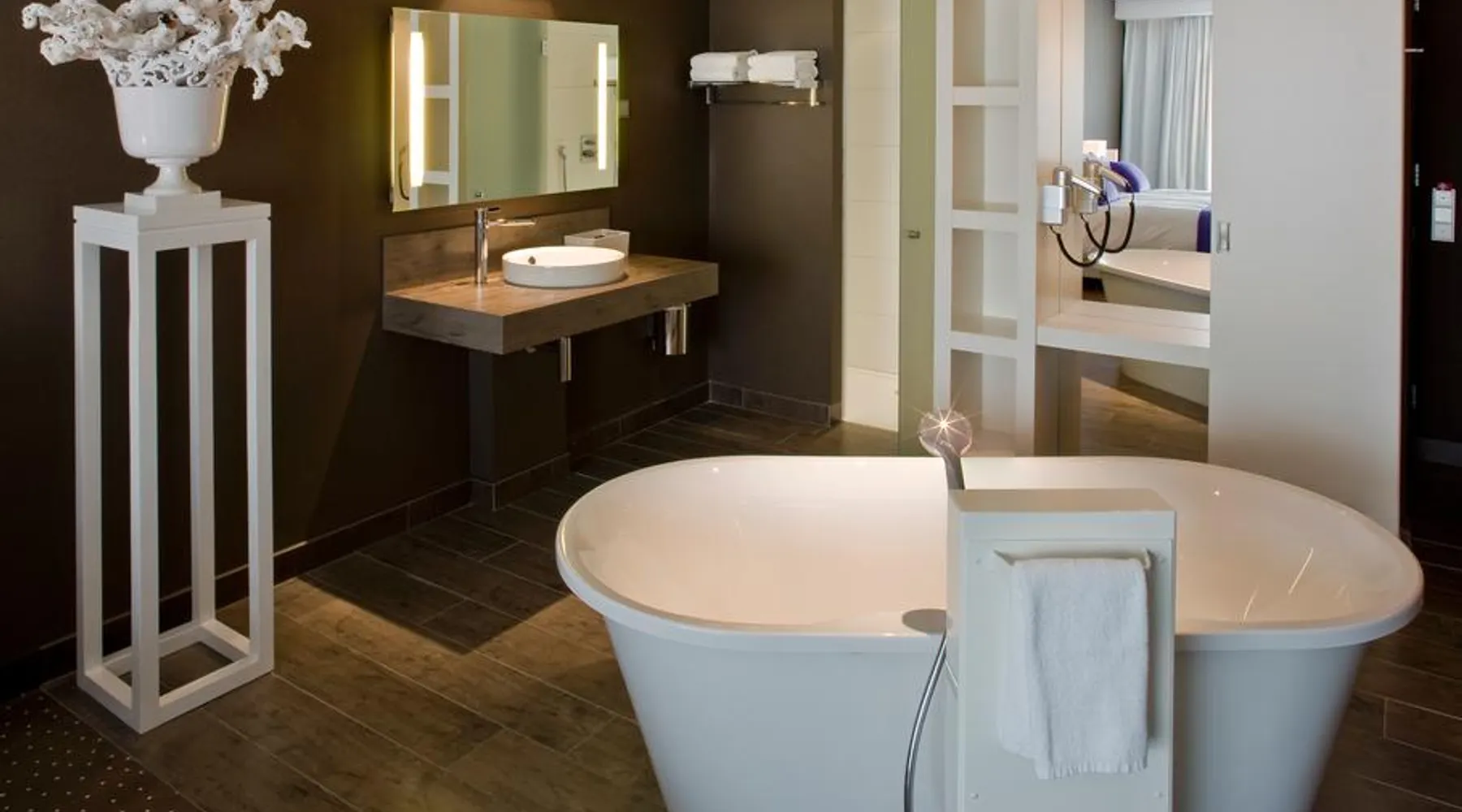 Komfortzimmer mit Bade und Dusche Van der Valk hotel Apeldoorn - de Cantharel