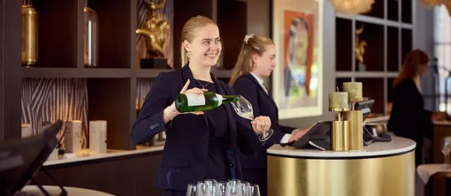 Check-in an der Rezeption