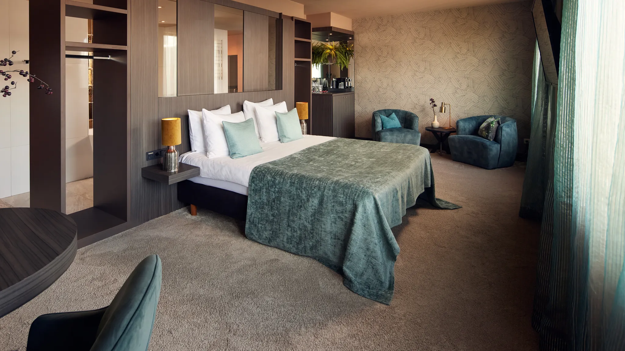 Oriental Emerald Suite