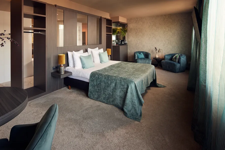 Oriental Emerald Suite