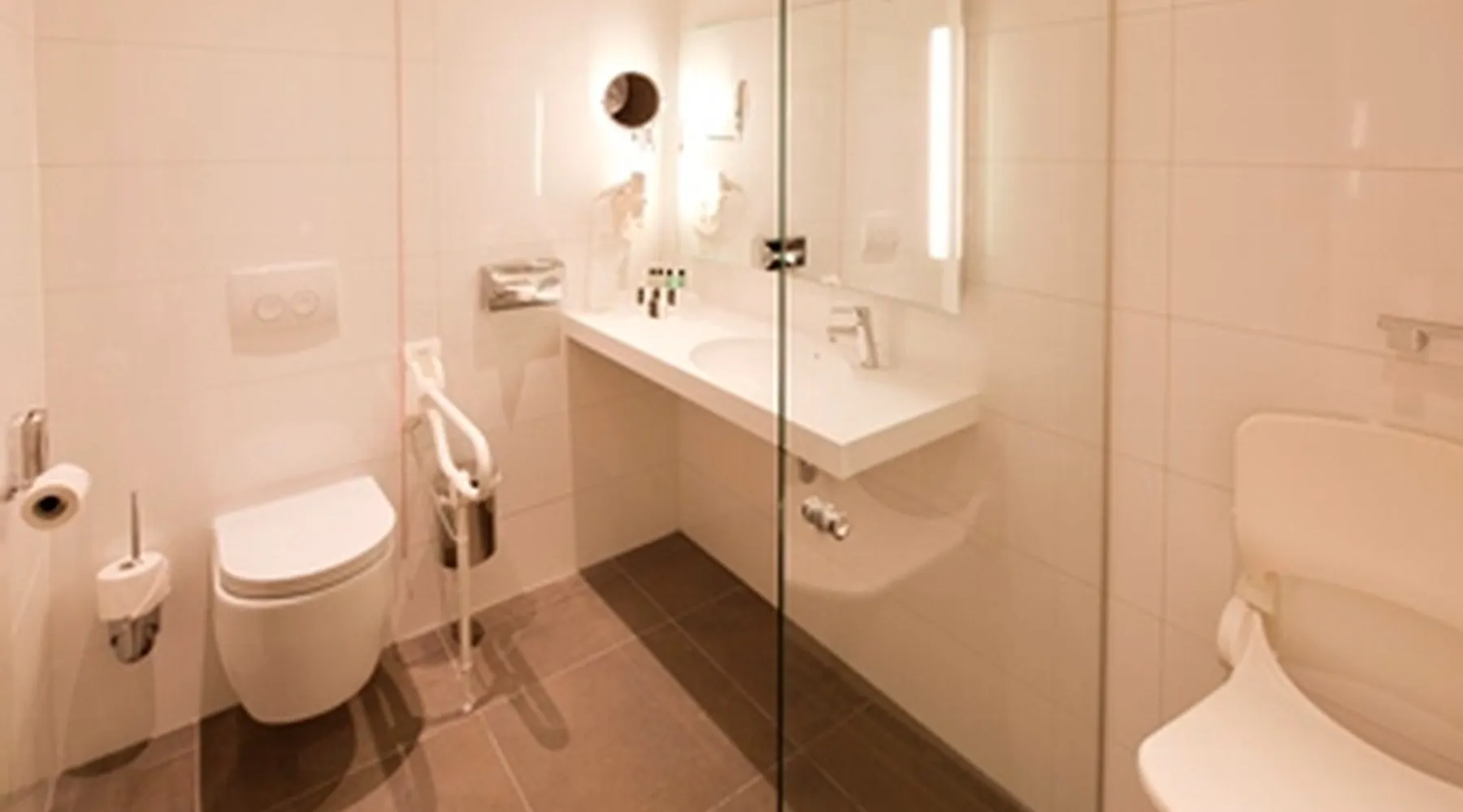 Comfort behindertengerechtes Zimmer - Van der Valk Hotel de Bilt - Utrecht