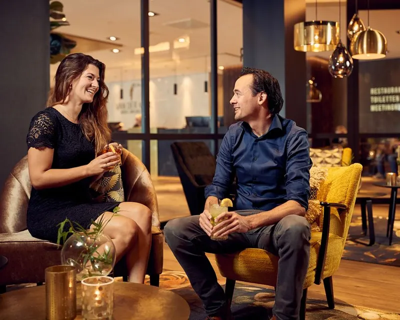 hotelbar stelletje romantisch