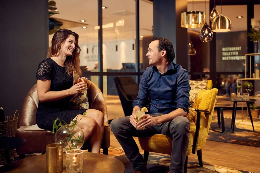 hotelbar stelletje romantisch