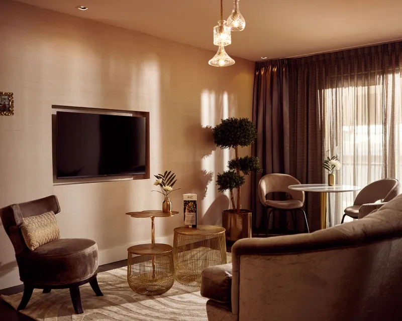 Champagne Suite Hotel Breukelen badkamer Bad douche luxe