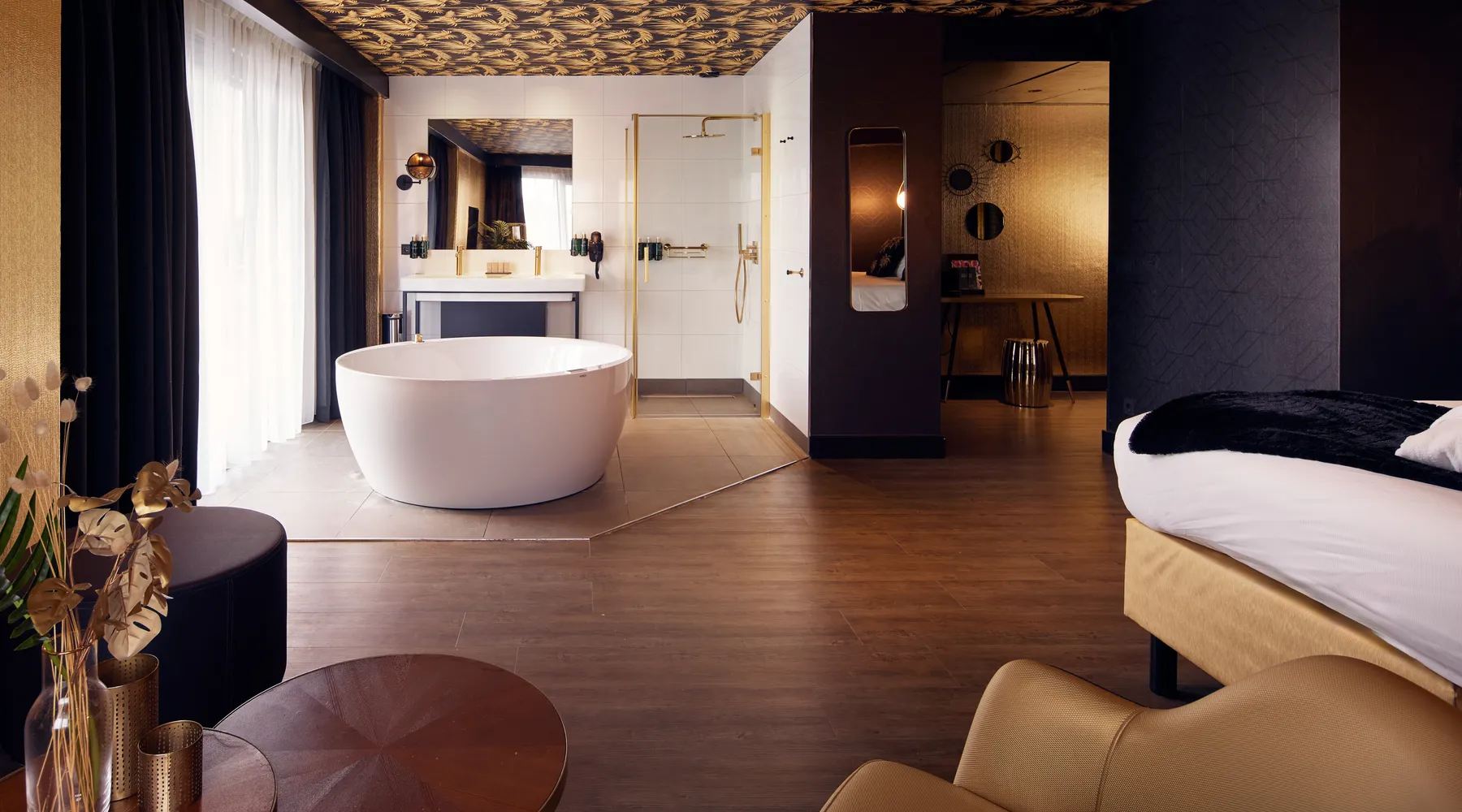 Golden suite badkamer