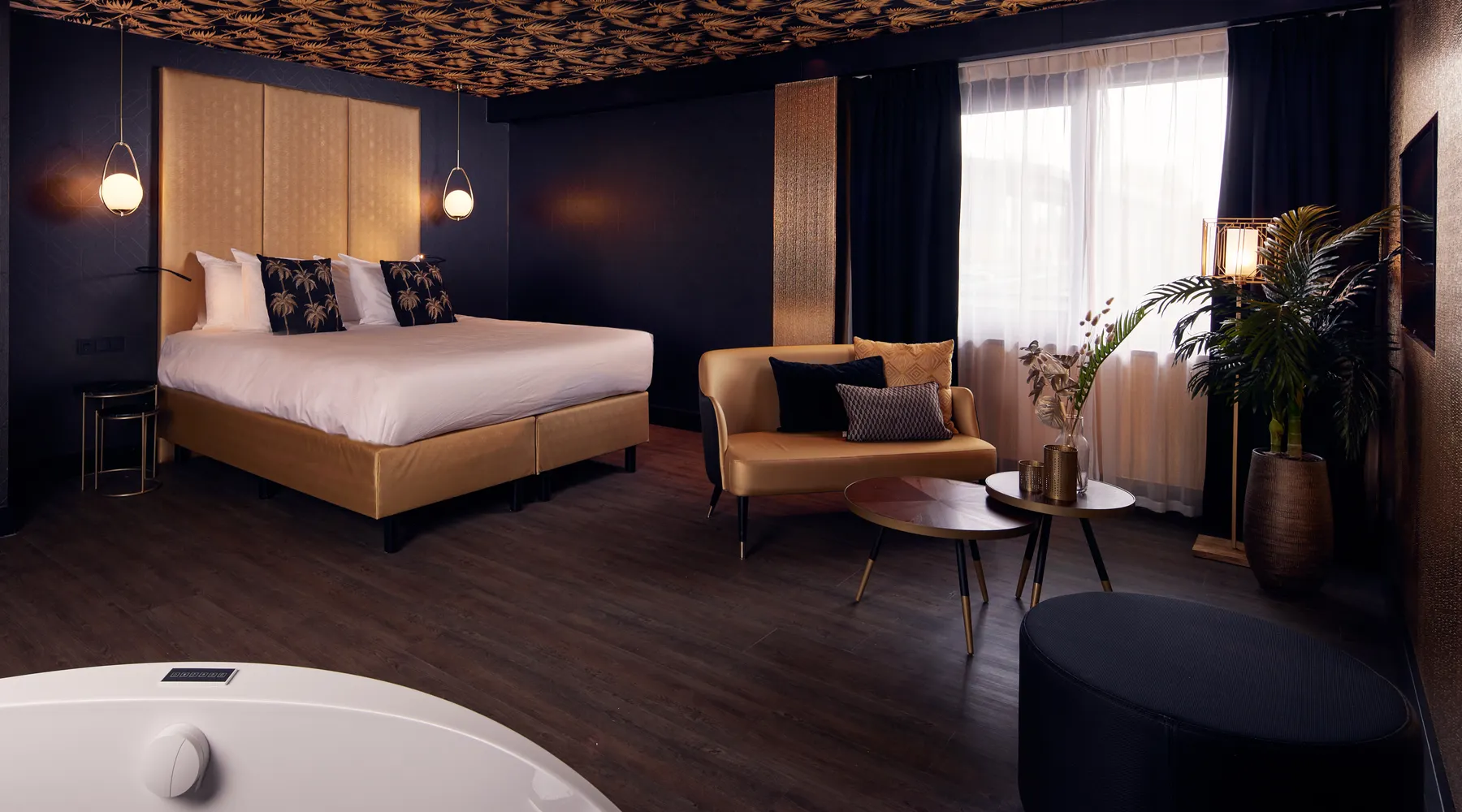 Golden suite bed