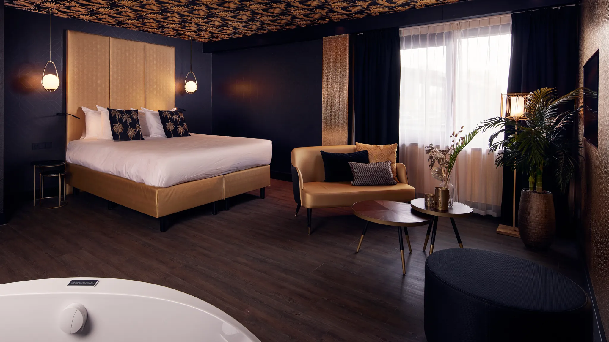 Golden suite bed