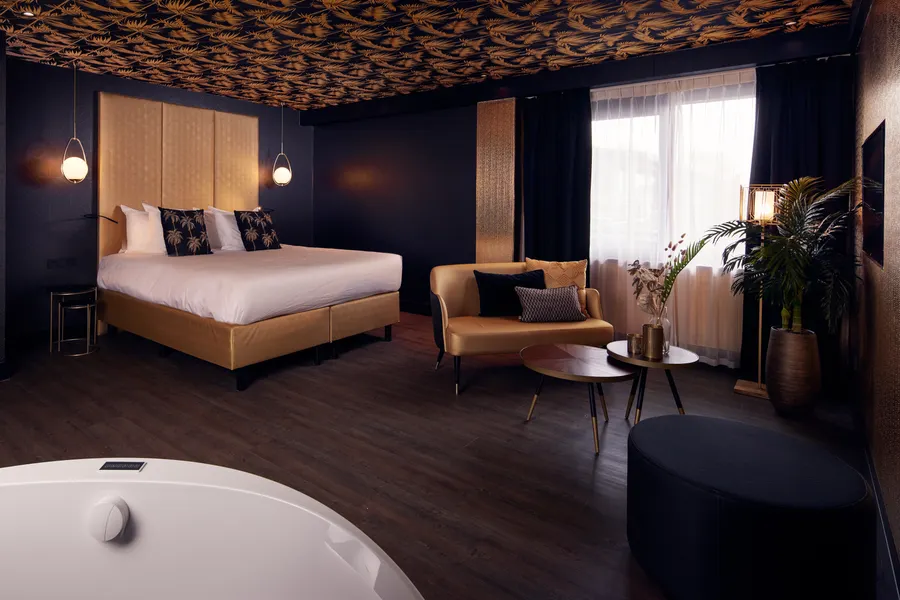 Golden suite bed
