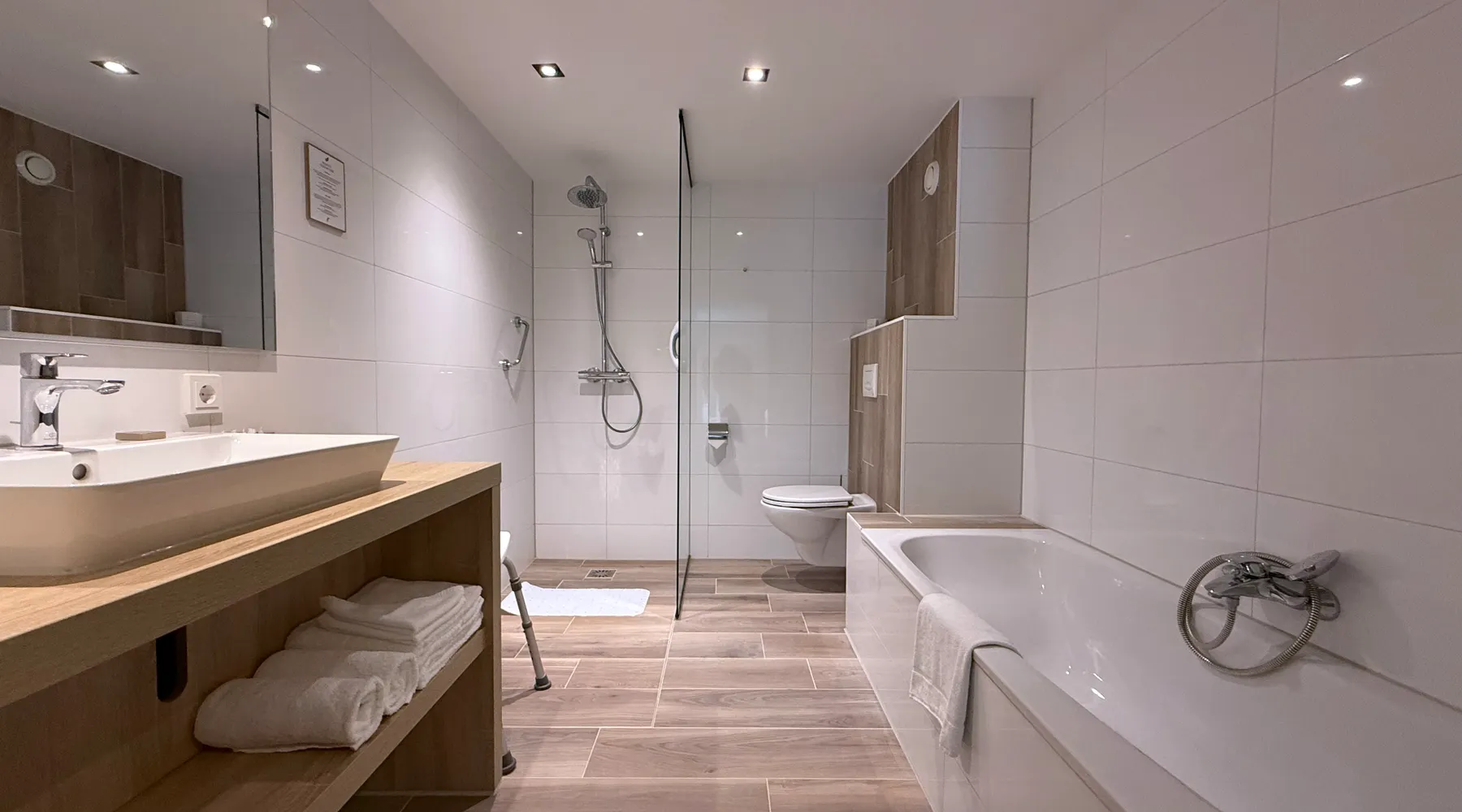Mindervalide kamer badkamer