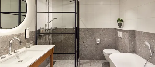 bathroom deluxe kamer