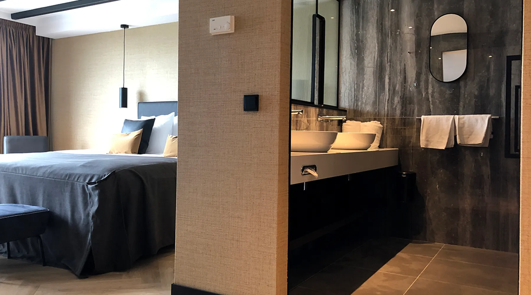 Junior Suite Loft badkamer en slaapkamer