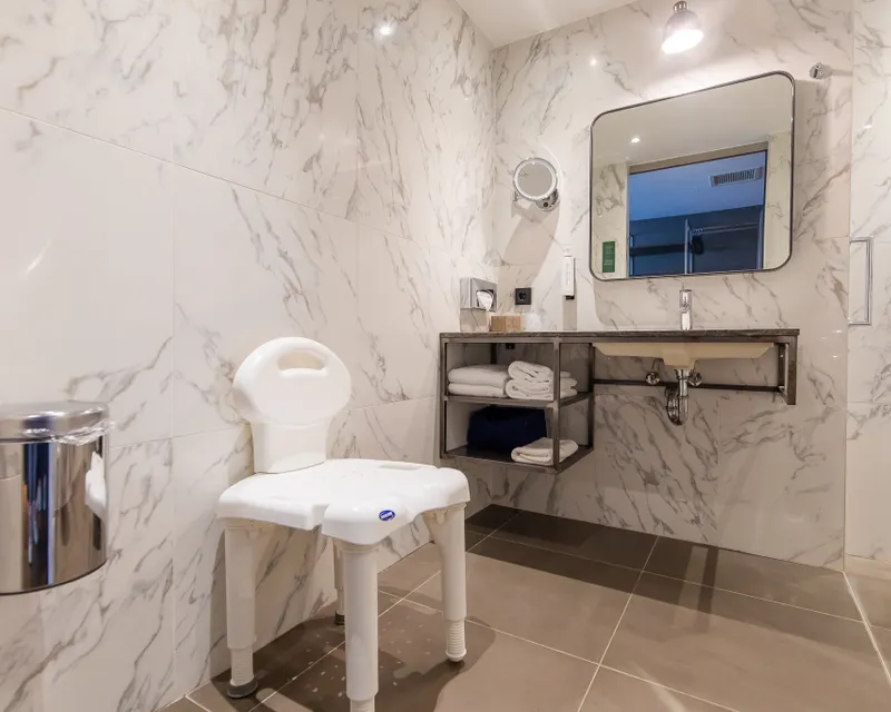 BEHINDERTENFREUNDLICHE SUPERIOR KING ZIMMER
