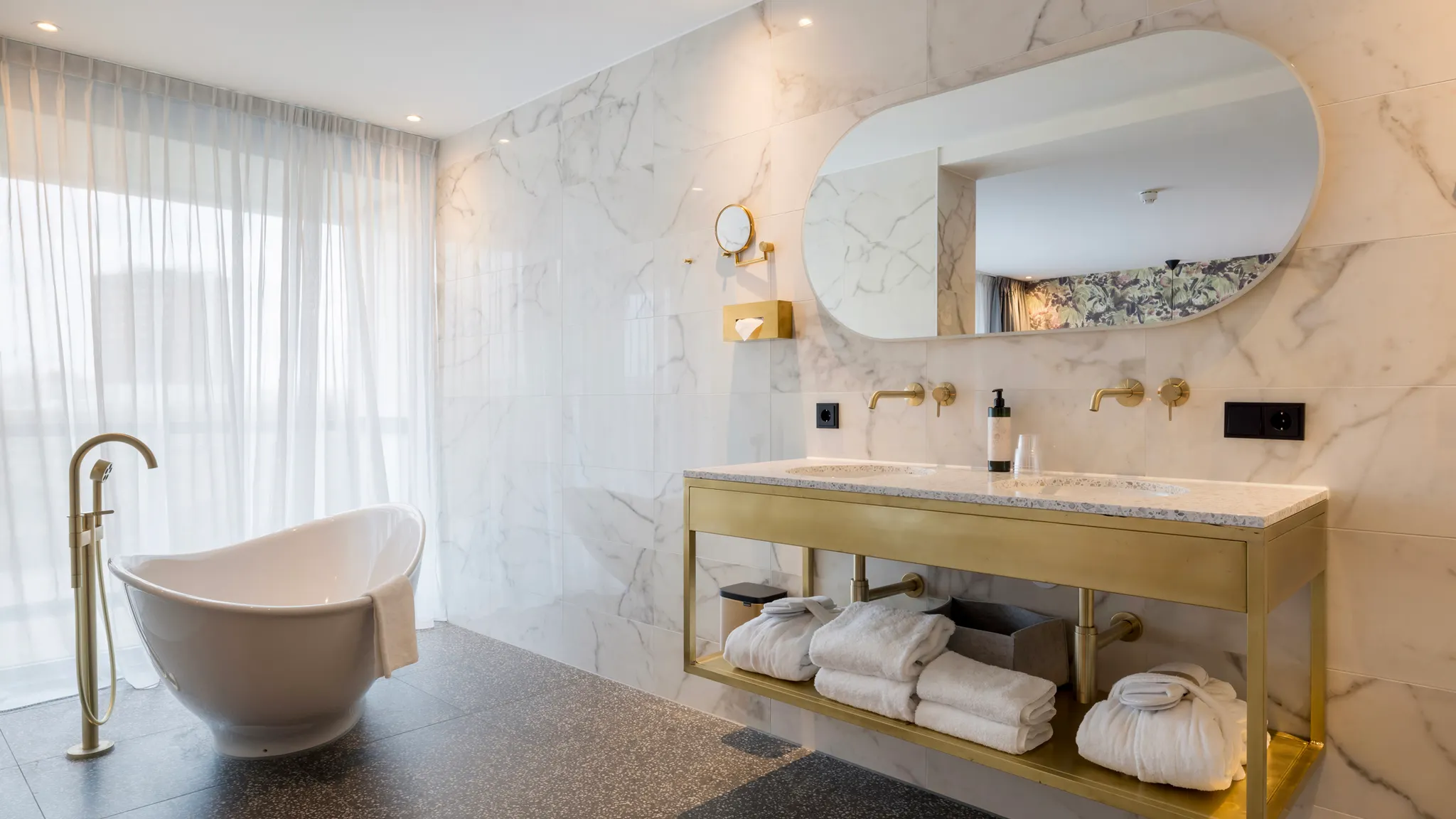 Honeymoon suite