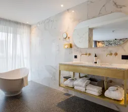 Honeymoon suite