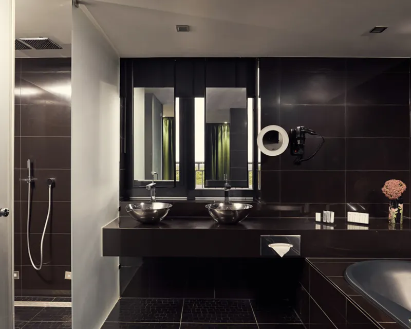 Penthouse Ebony Badkamer