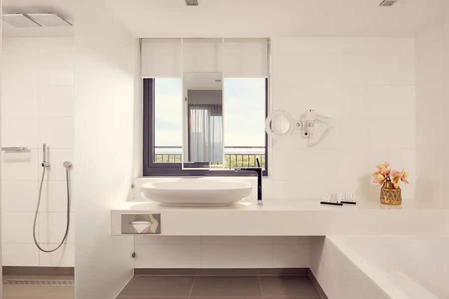 Penthouse Ivory Bathroom