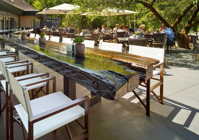 Restaurant mit einer schoenen Aussicht