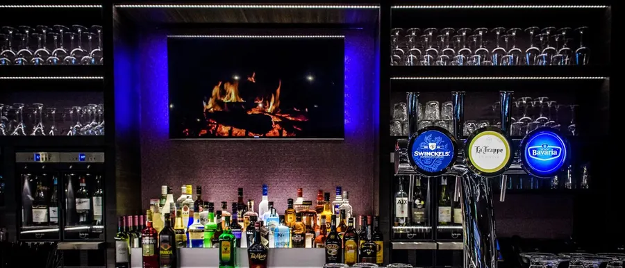 bar de lhotel confortable