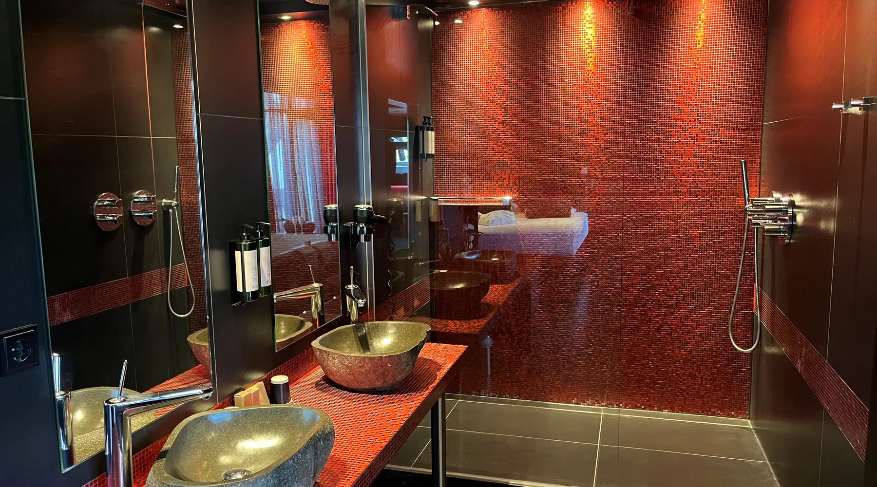 luxus suite tilburg