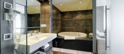 luxurious family room with jacuzzi