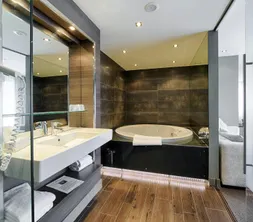 kamer met grote jacuzzi breda tilburg