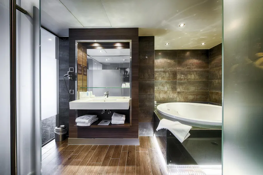 Superior jacuzzi kamer Hotel Gilze - Tilburg