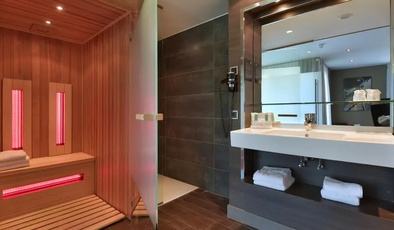 Superior room infrared cabin with balcony