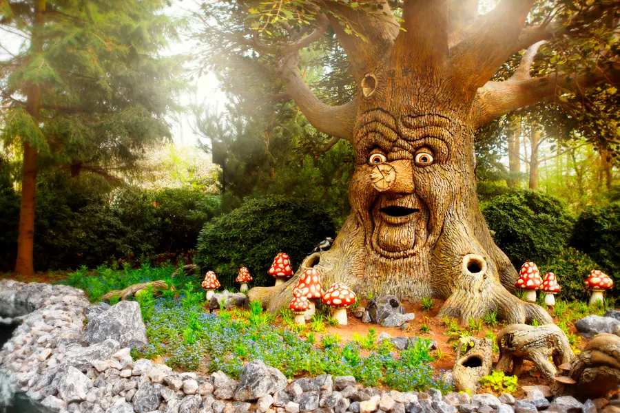 Märchenhafter Baum