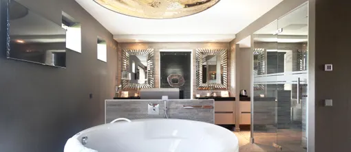 Champagne Suite