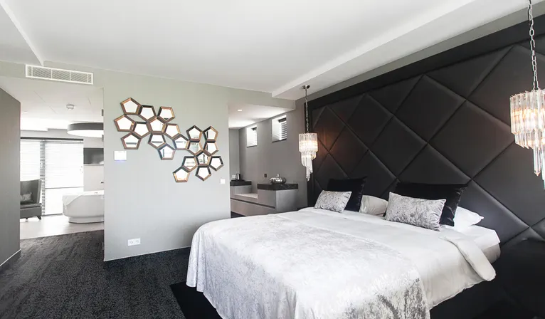 Diamond Suite