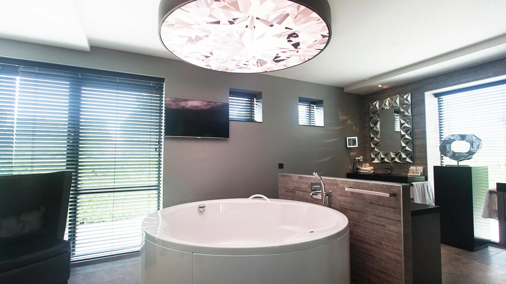 Diamond Suite