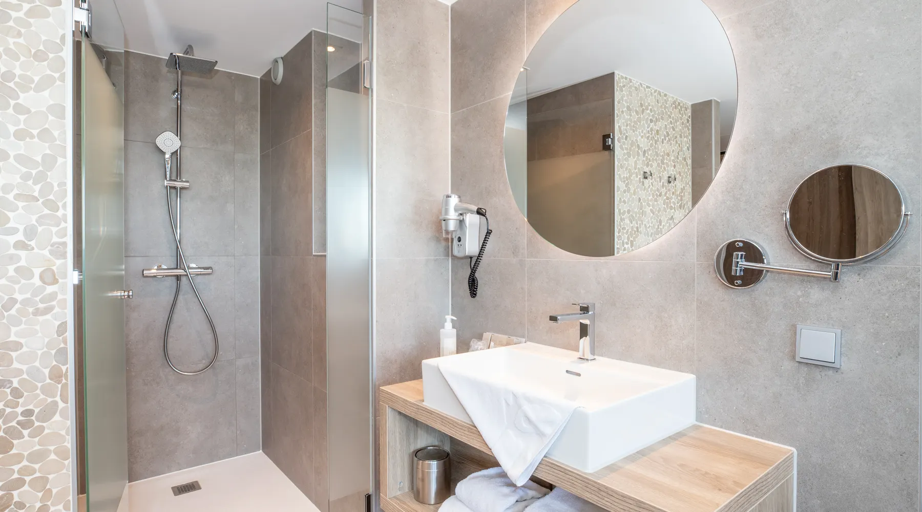 comfort room shower