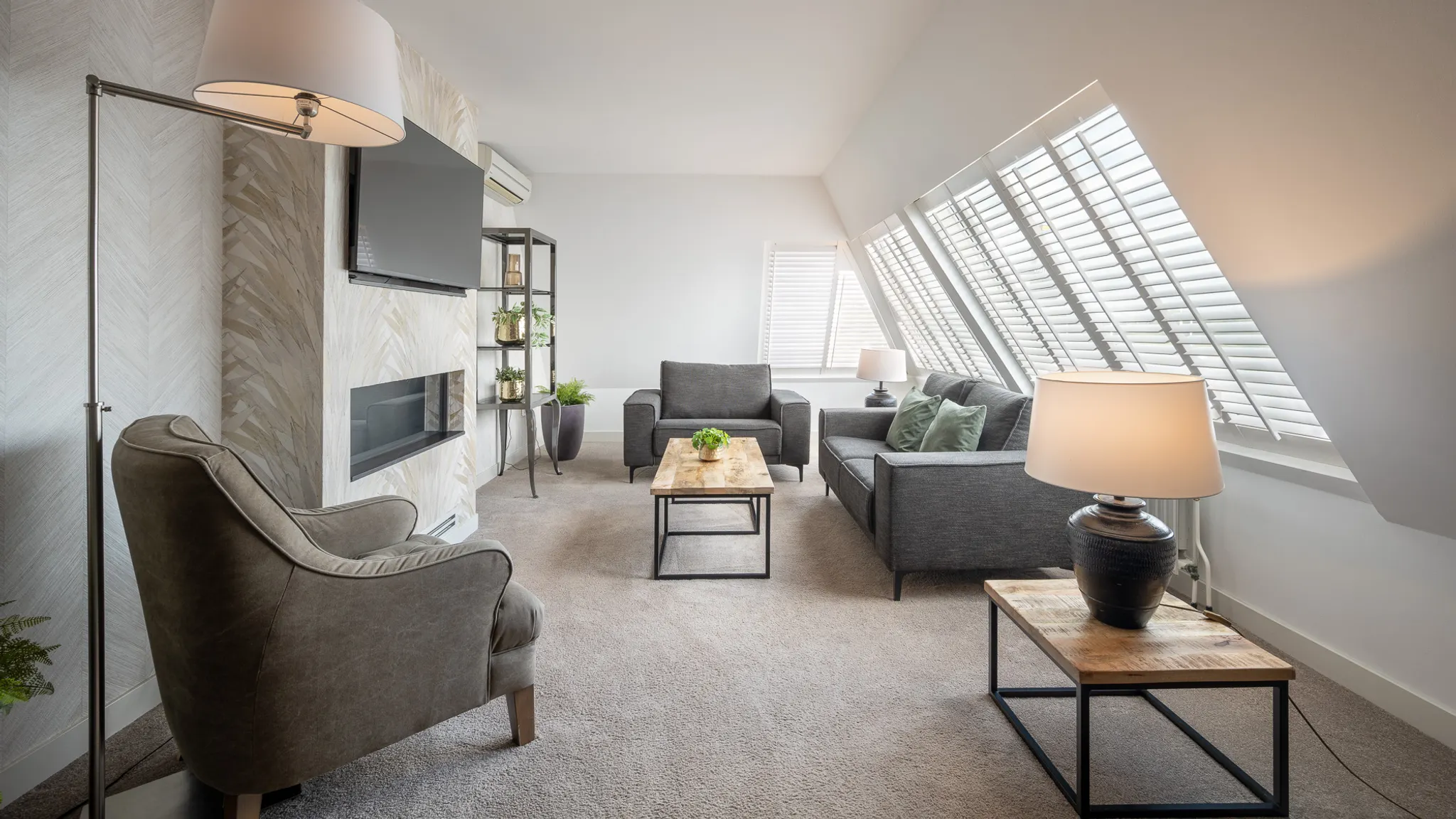 sitting area luxury suite