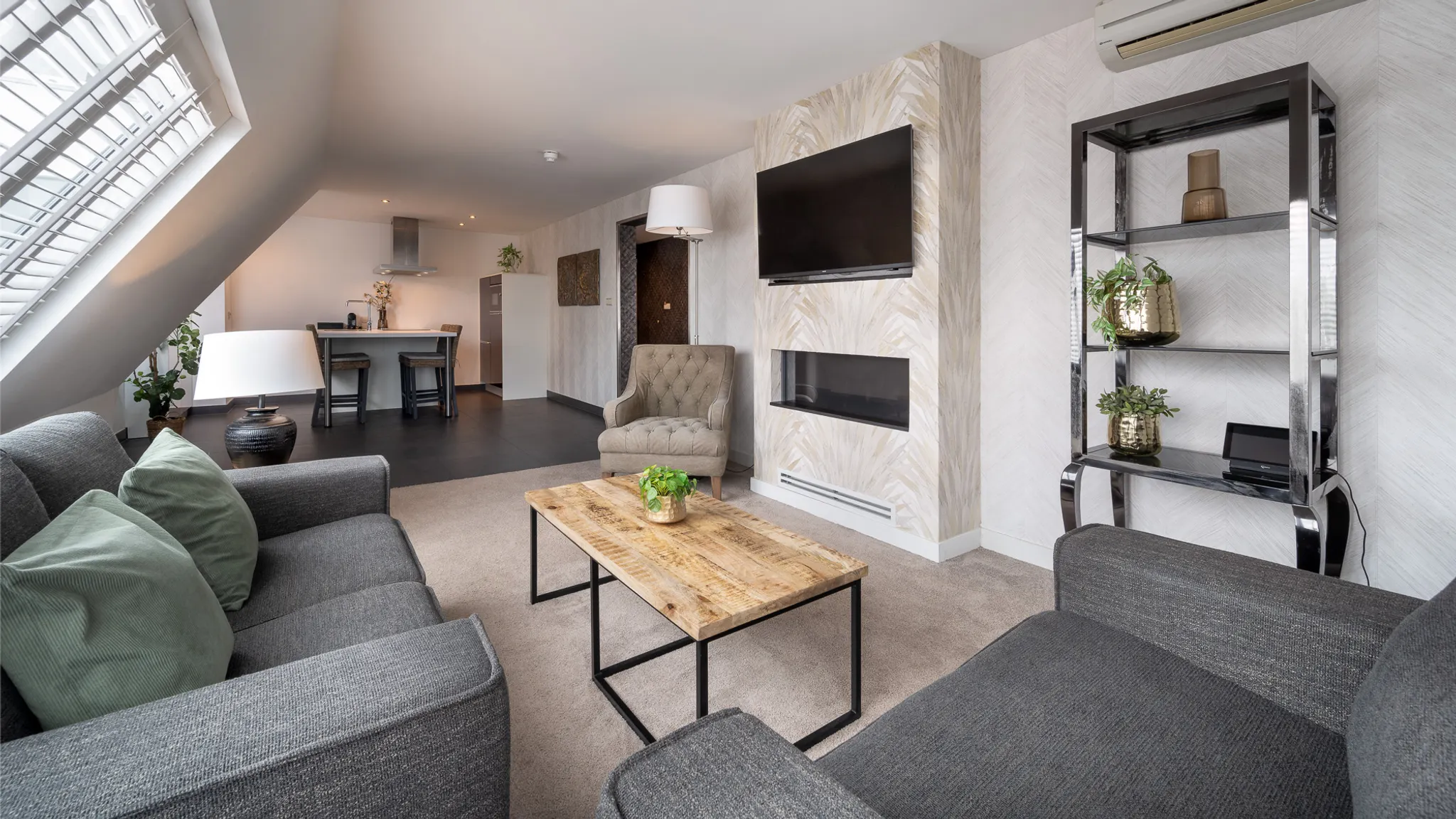 sitting area luxury suite