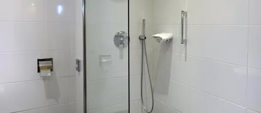 Superior kamer hotel van der valk stein urmond vakantie badkamer