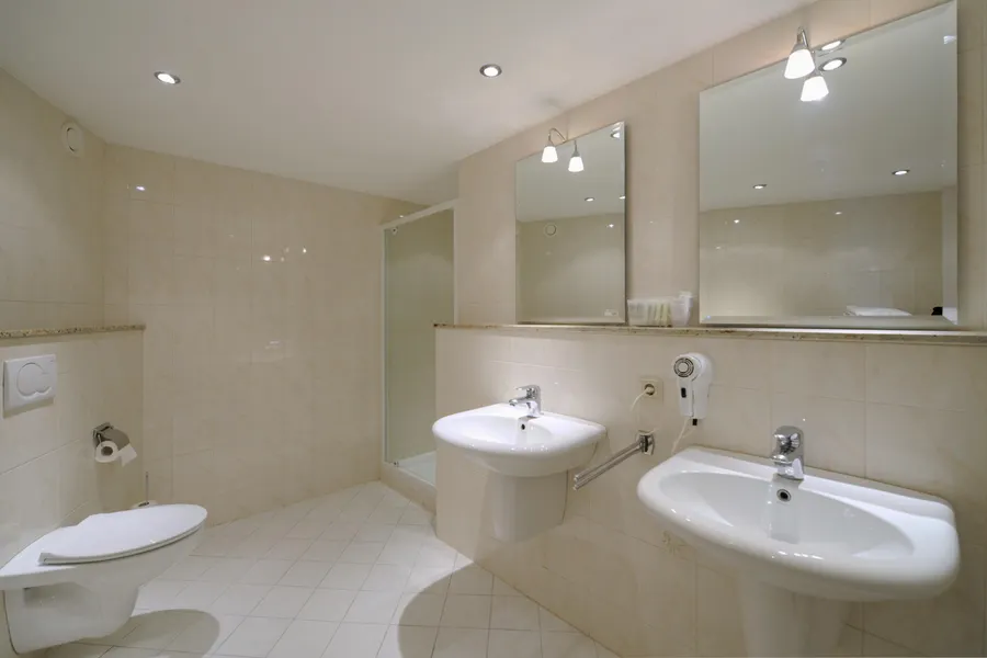 Comfort kamer hotel van der valk stein urmond vakantie badkamer suite familie
