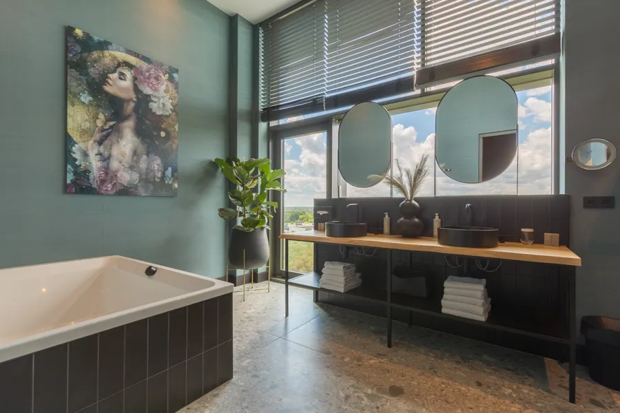 Bubble Bath Penthouse Vita