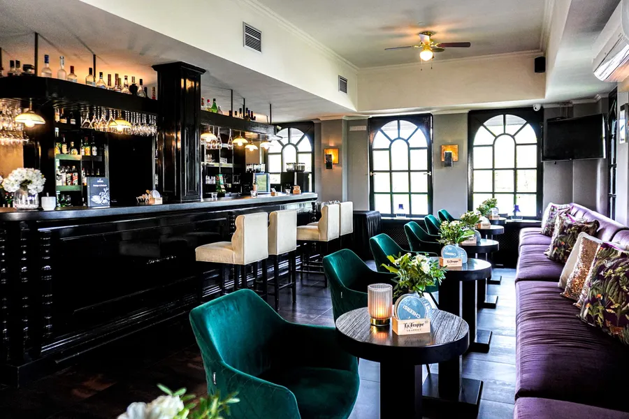 Bar