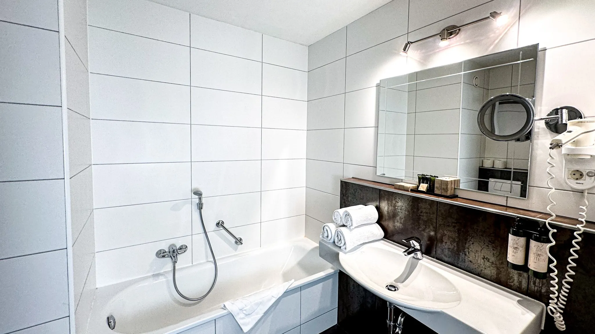 Standard Zimmer Badezimmer