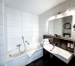 Standard Zimmer Badezimmer