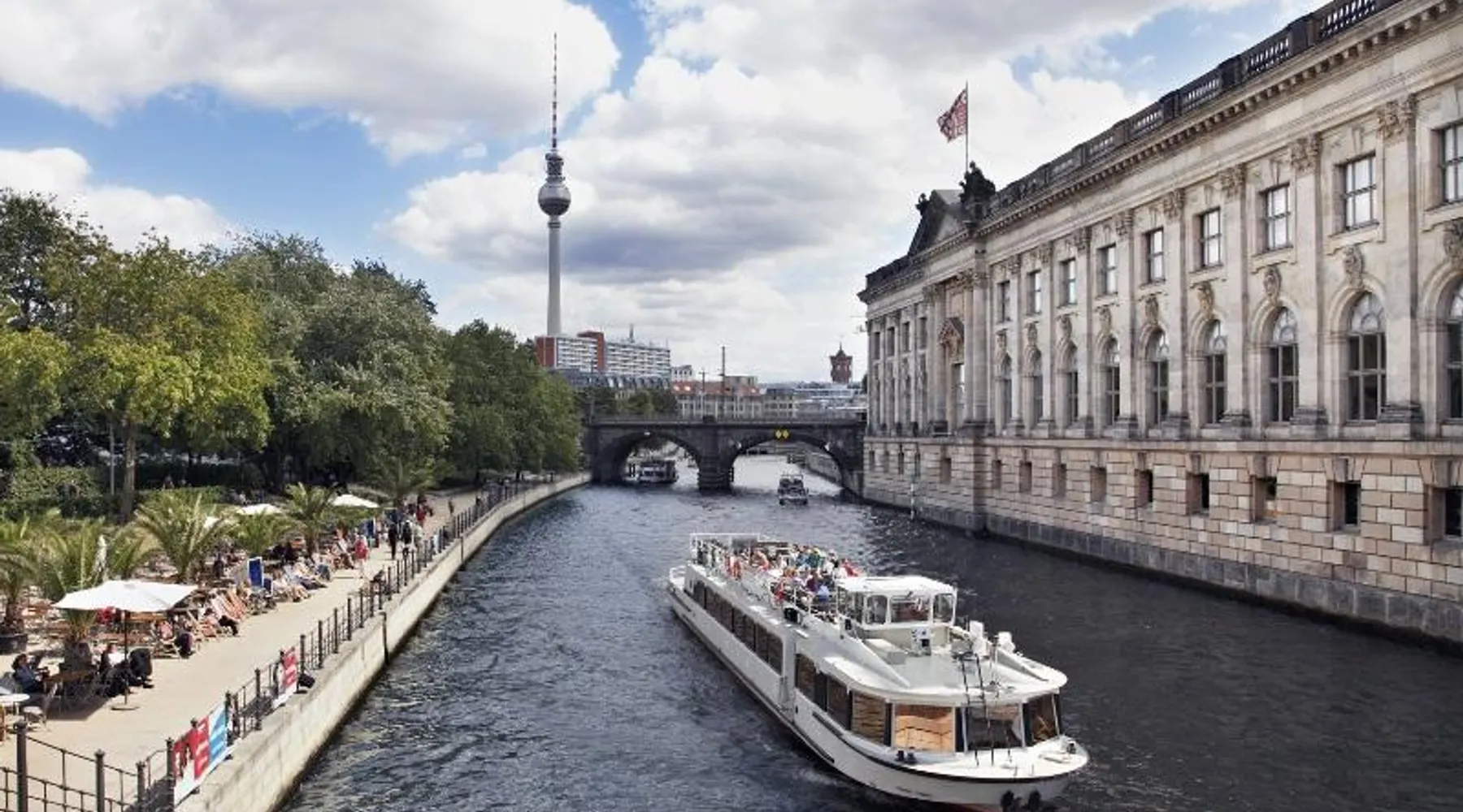 Fotolia_Berlin Spree Schiff